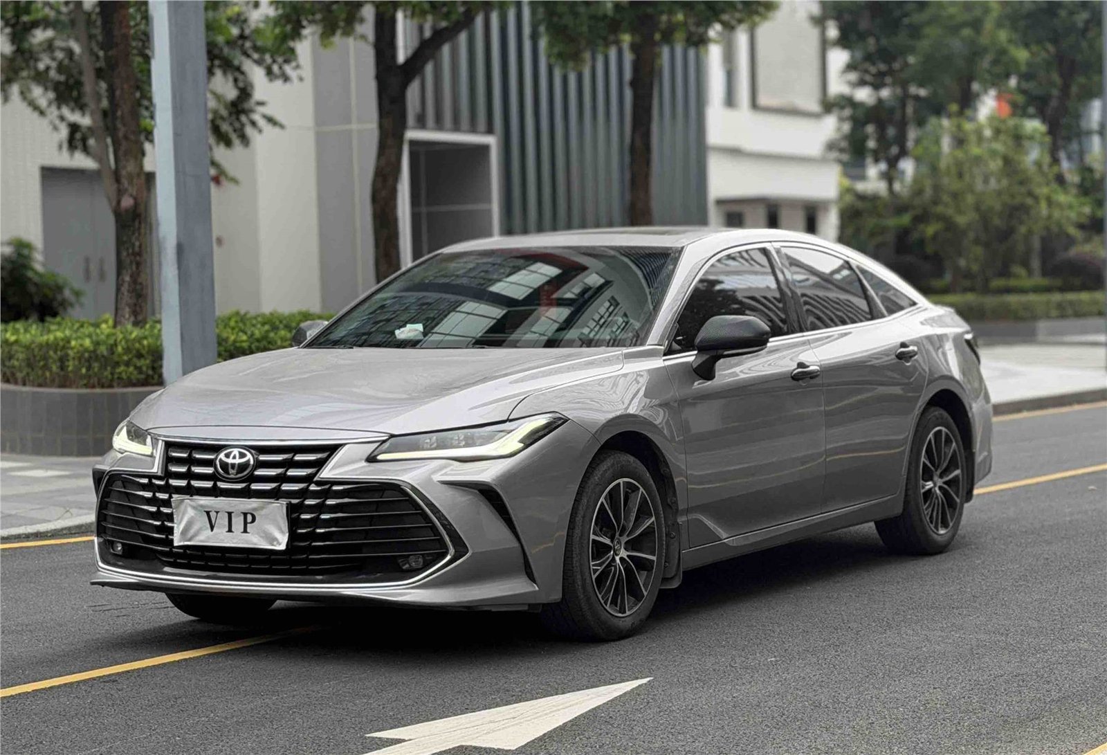 丰田 亚洲龙 2023款 2.0L 豪华版
